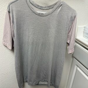 Men’s Lululemon Breath right tshirt